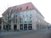 Wohn u. Geschäftshaus Hugenottenplatz